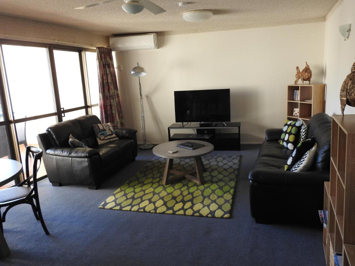 Placid Waters Holiday Apartments Bongaree Exterior foto